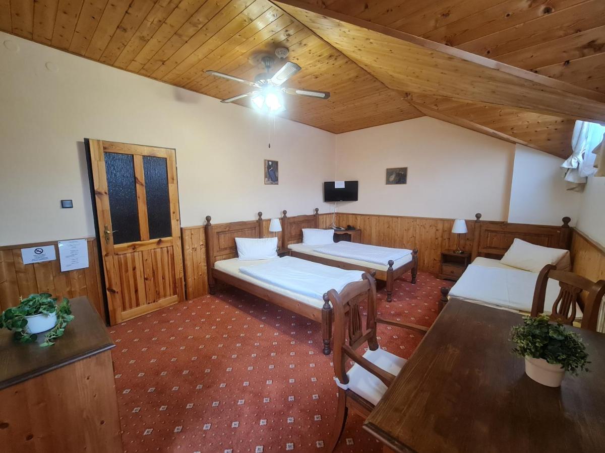 Garni Hotel Asas*** モスト エクステリア 写真