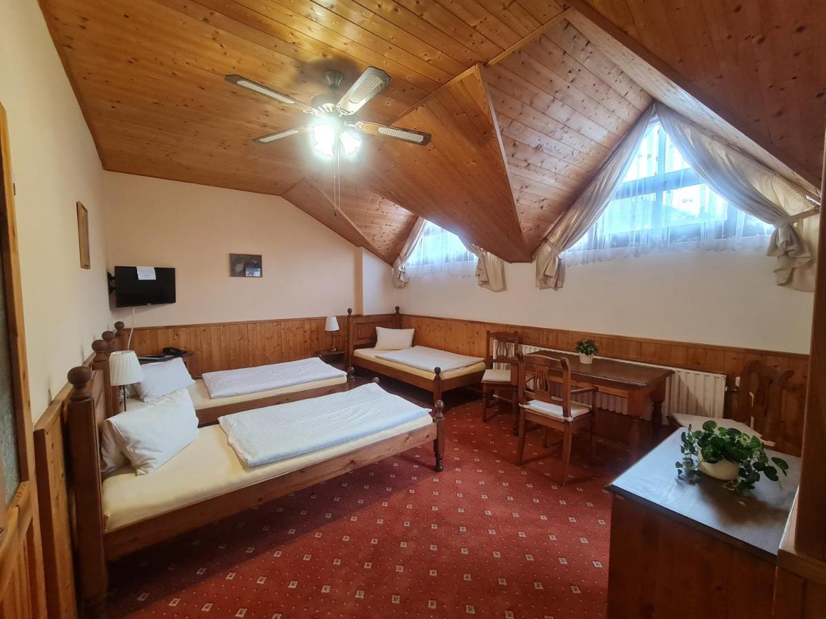 Garni Hotel Asas*** モスト エクステリア 写真