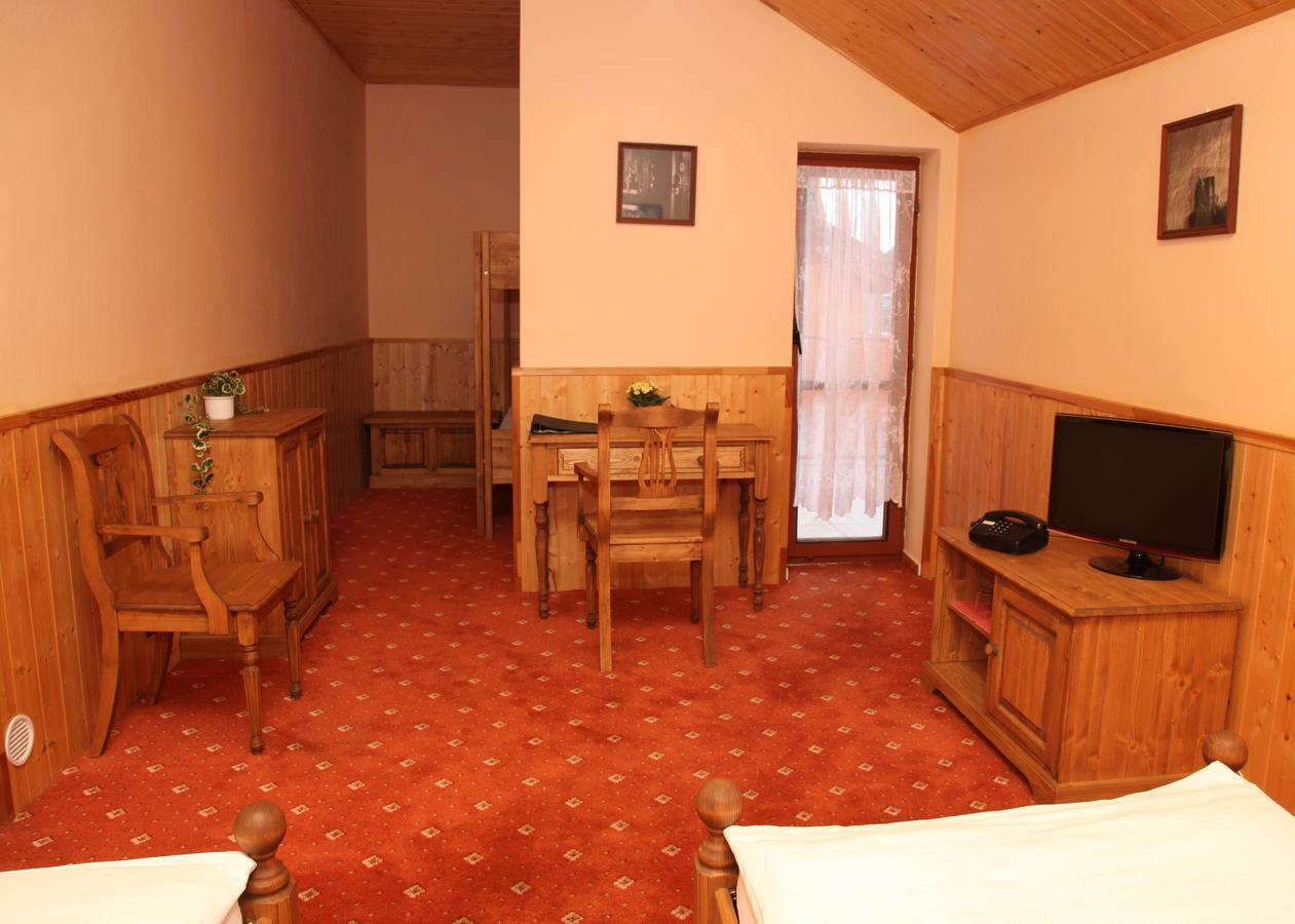 Garni Hotel Asas*** モスト エクステリア 写真