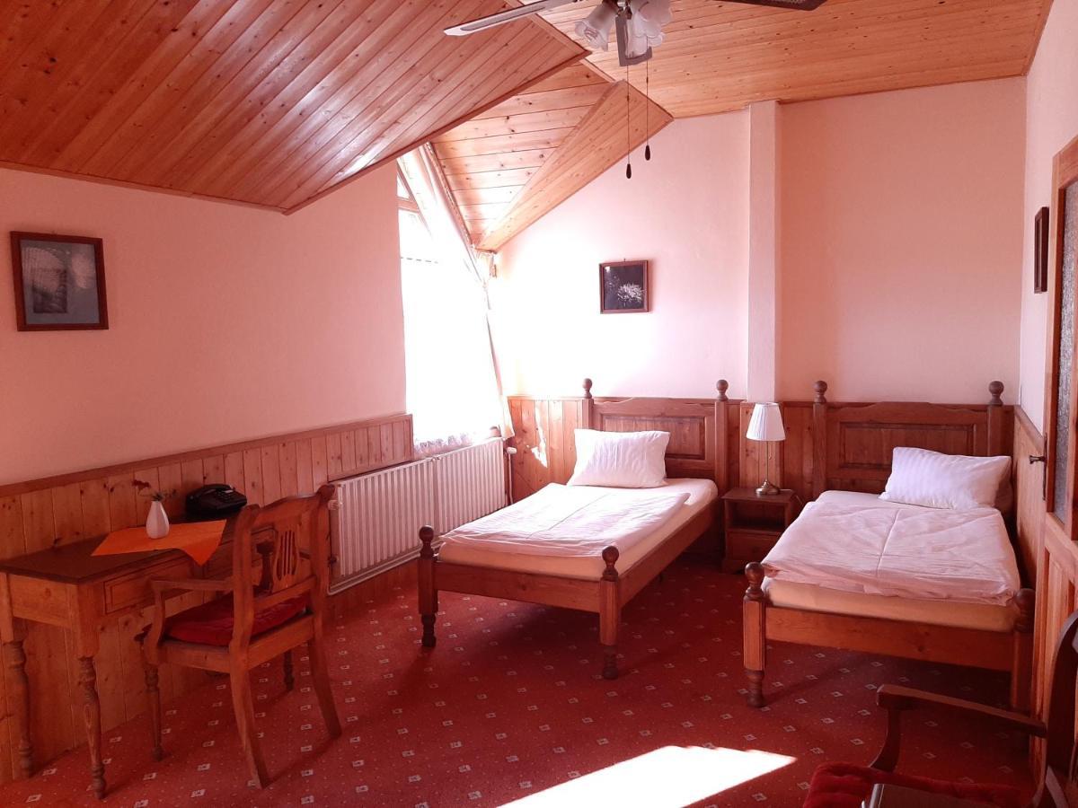 Garni Hotel Asas*** モスト エクステリア 写真