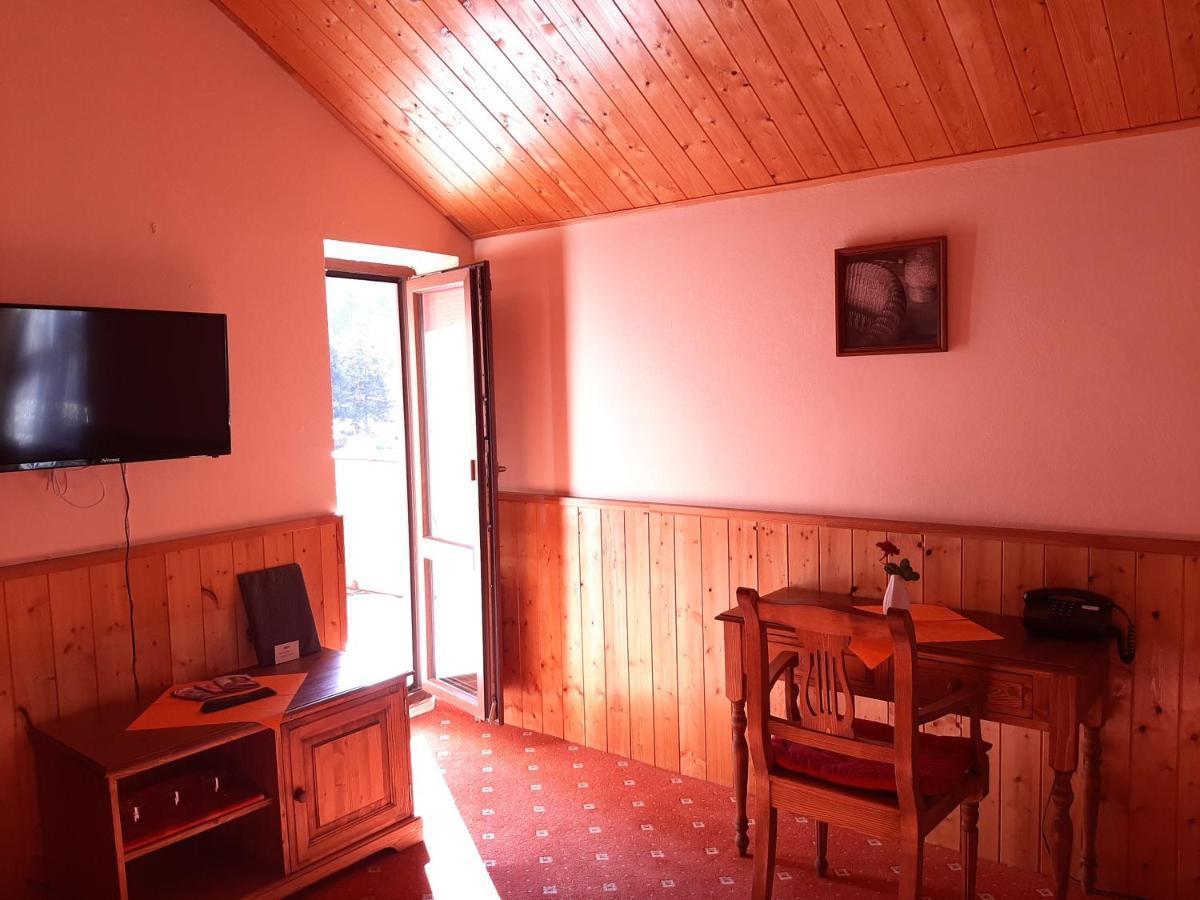 Garni Hotel Asas*** モスト エクステリア 写真