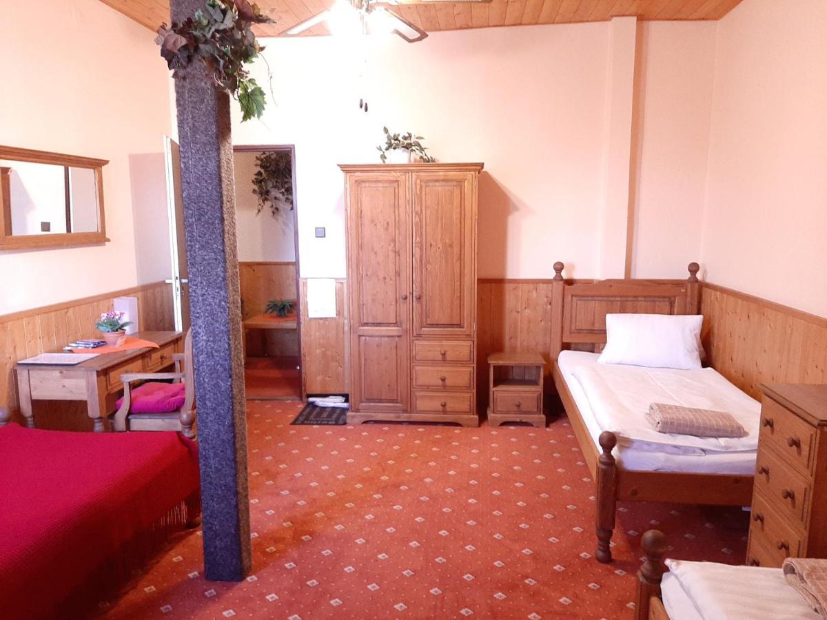 Garni Hotel Asas*** モスト エクステリア 写真
